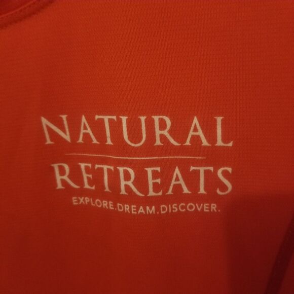 Mountain Hardwear Athletic Natural Retreats Lightweight Red Tee size Small - Picture 2 of 7